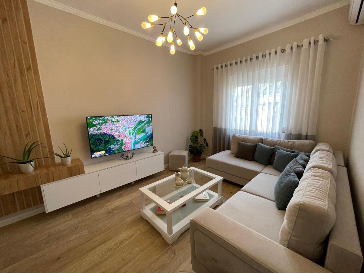 Joni & Joy Center Apartment Берат Екстериор снимка