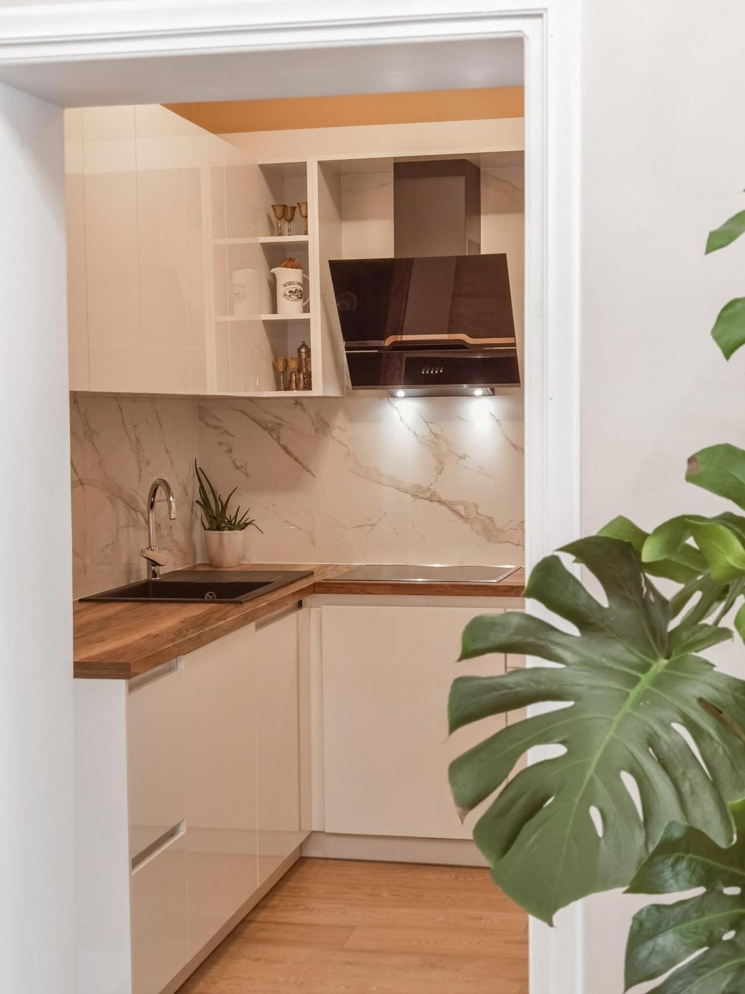 Joni & Joy Center Apartment Берат Екстериор снимка